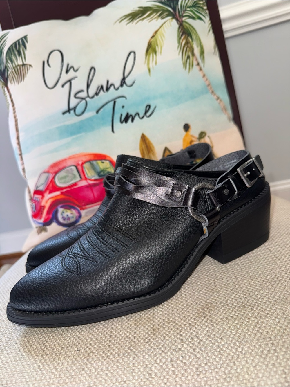 Blowfish NWOB!  Women's Robin Shoe In Black Size 10